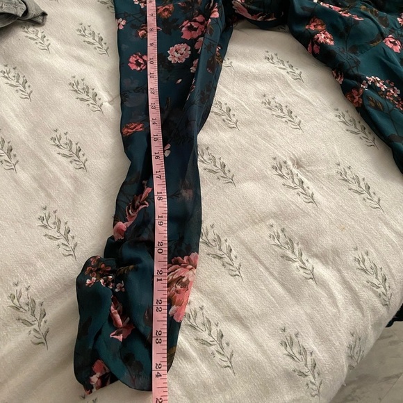 Lini Women’s Green Isabelle Puff Sleeve Floral Dress - Picture 16 of 16